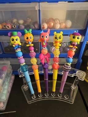 Neon Doorables Bead Pens - Assorted Bright Colors